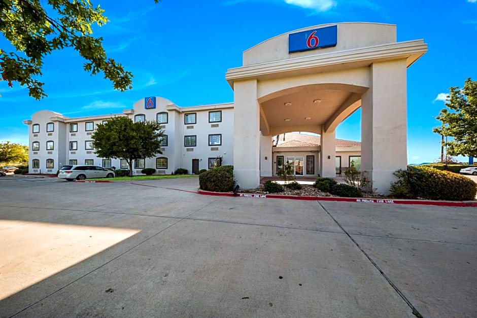 Motel 6-Decatur, TX