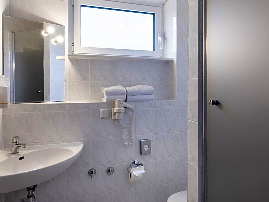 Good Morning + Berlin City East