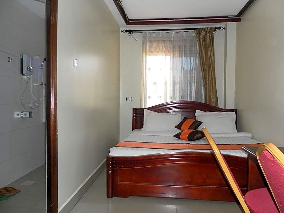 Kk Trust Hotel