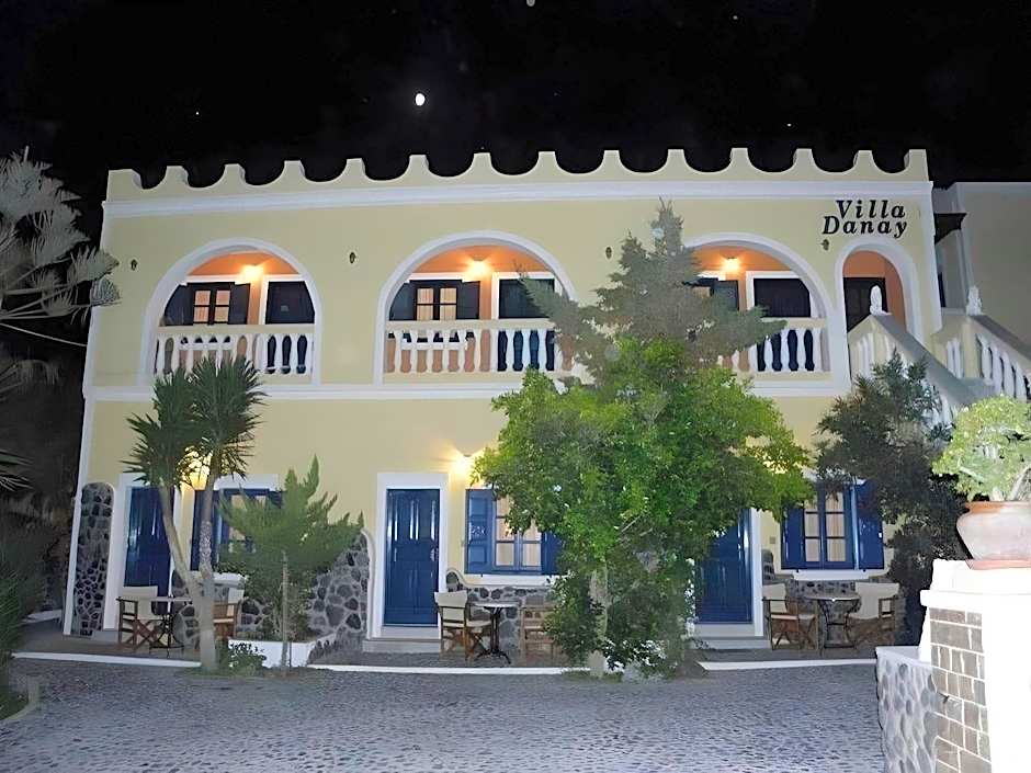 Infinity Suites & Dana Villas