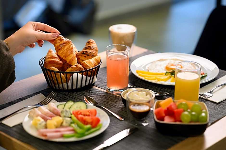 12 Revay Hotel
