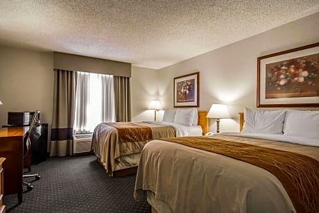 2 Double Beds, Suite, Nonsmoking, Upgrade