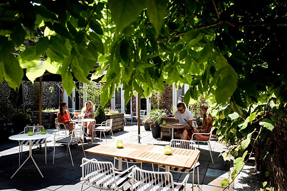 Fitz Roy Urban Hotel, Bar and Garden