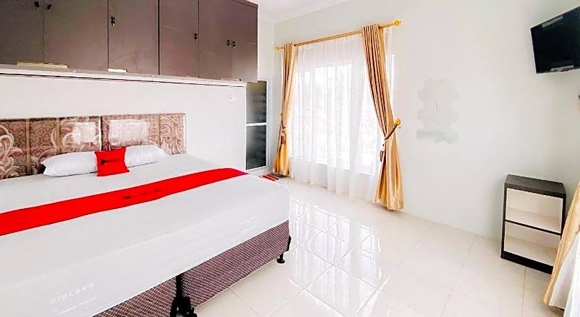 RedDoorz Syariah @ GCL Bukittinggi