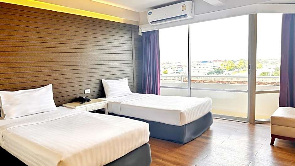 Ayothaya Riverside Hotel