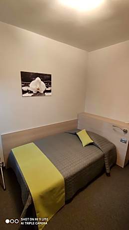 Small Single Room