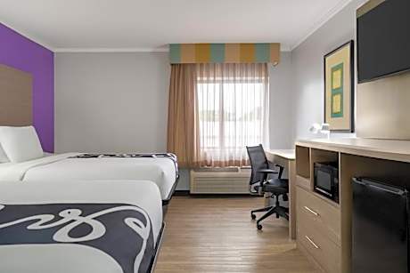 Queen Room with Two Queen Beds - Non-Smoking