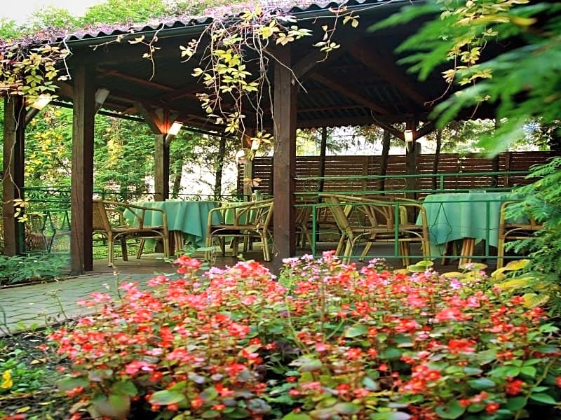 Hotel Monika – Krakow, KY