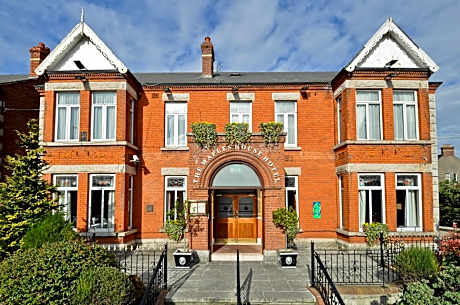 Maples House Hotel