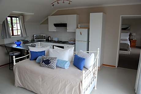 SELF CATERING FLAT