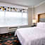 Holiday Inn & Suites Oakville at Bronte By IHG