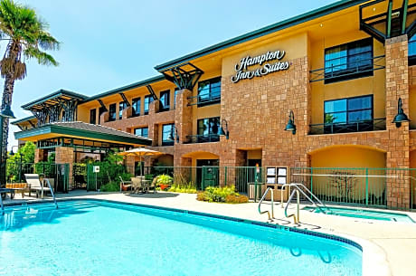 Hampton Inn & Suites Agoura Hills