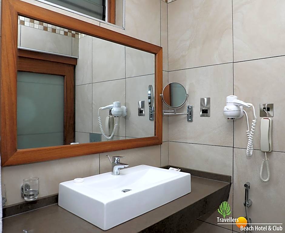 Travellers Beach Hotel & SPA