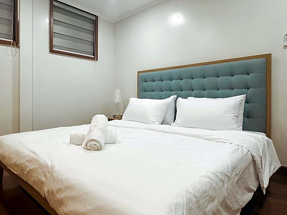 Photo 1 of 5 of Superior 1 King Bed