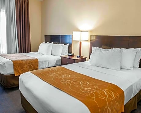 2 Double Beds, Suite, Nonsmoking