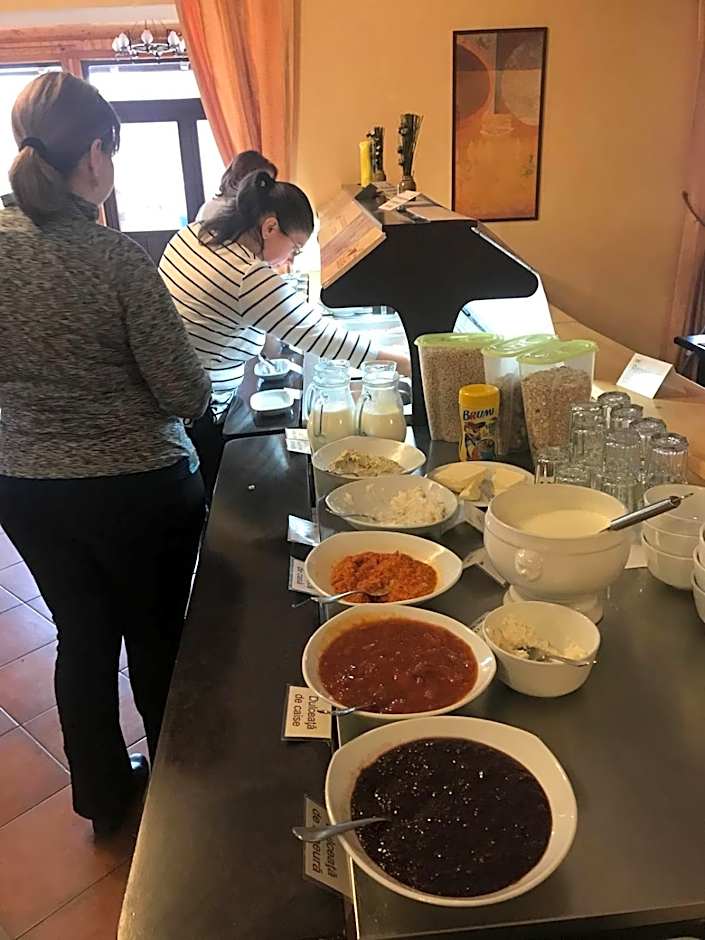 Complex Pastravaria Albota