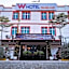 W Hotel Cemerlang