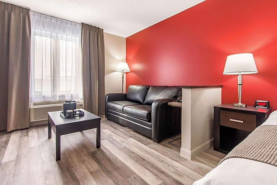 Econo Lodge St. Apollinaire