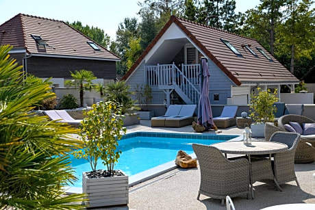 Gîte de la Villa de la Croix avec piscine et parking à 4 minutes de l'A26