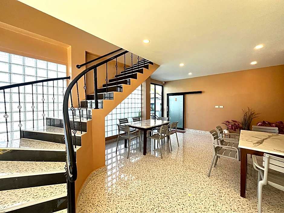 USABAI Riverside Boutique Hotel