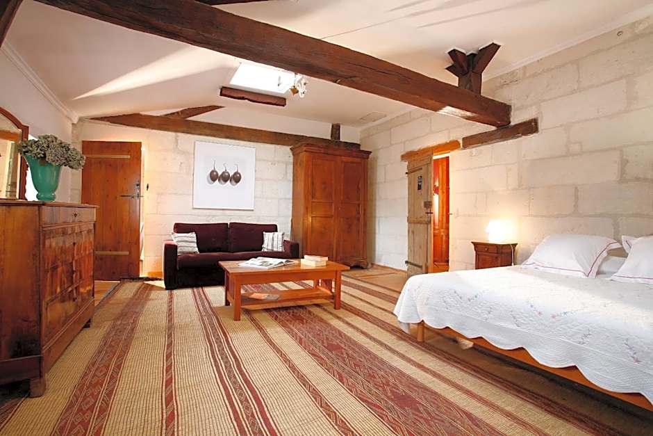 La Porte Rouge - The Red Door Inn