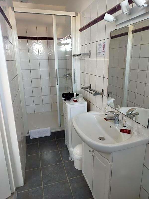 Le Crist'Al, hôtel climatisé, front de mer, proche du centre ville, et solution de restauration