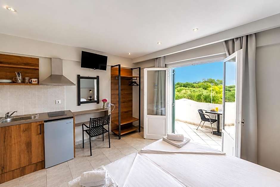 Nikos Villas - Poolside Getaways in Kavos, Corfu