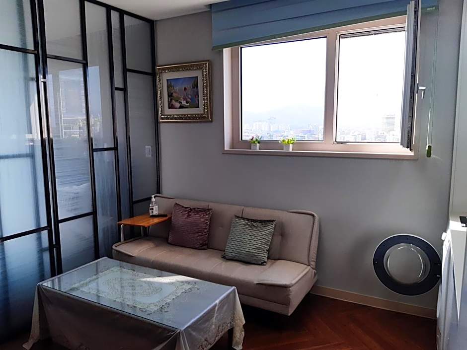 SunriseHotel JuniorSuite room11F Ocean view, Netflix O