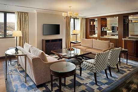 Royal Suite Club, 1 King Bed