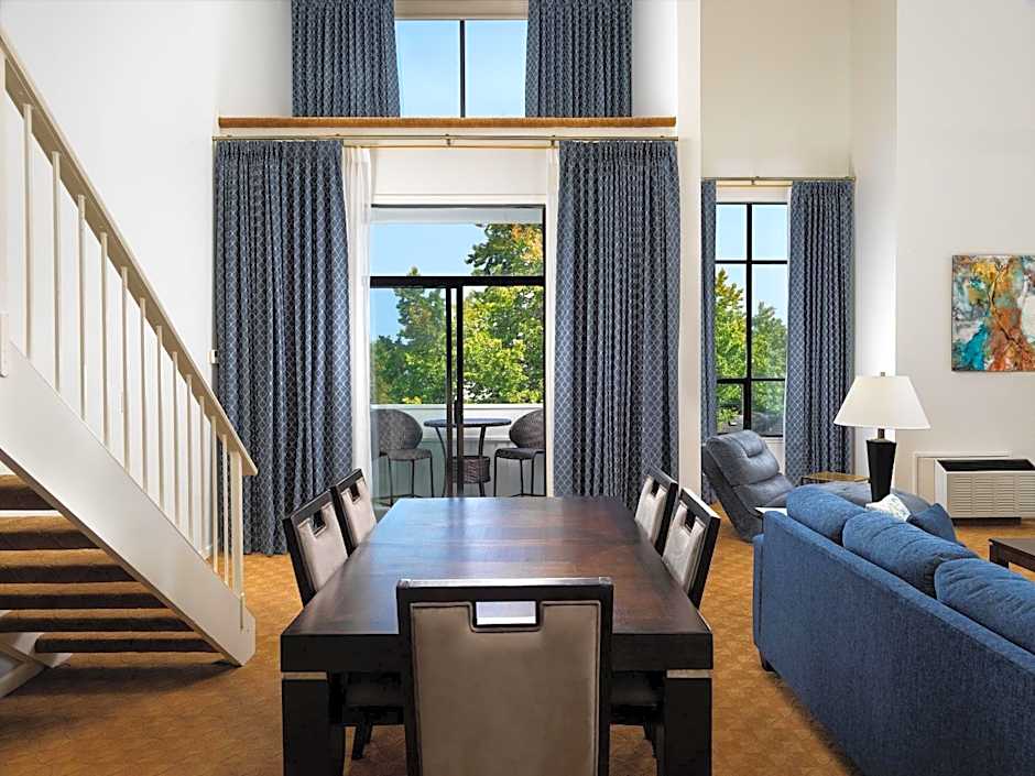 Huntingdon Hotel and Suites