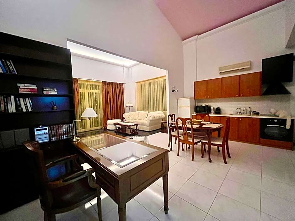 Rafkos Mansion with Private Pool and Amazing View