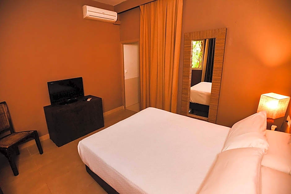 Chillout Hotel Tres Mares