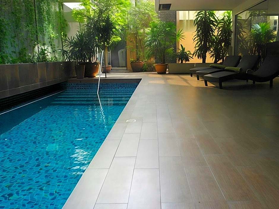 Nantra Ploenchit Hotel