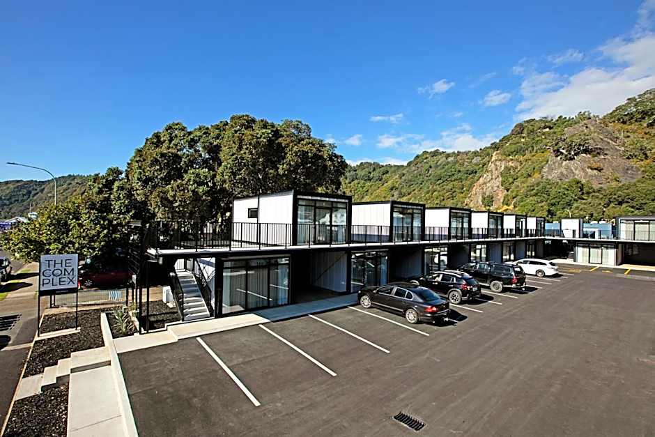 The Com Plex Motel
