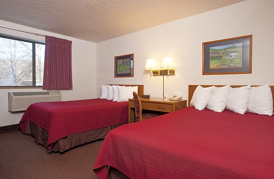 Super 8 by Wyndham Brattleboro