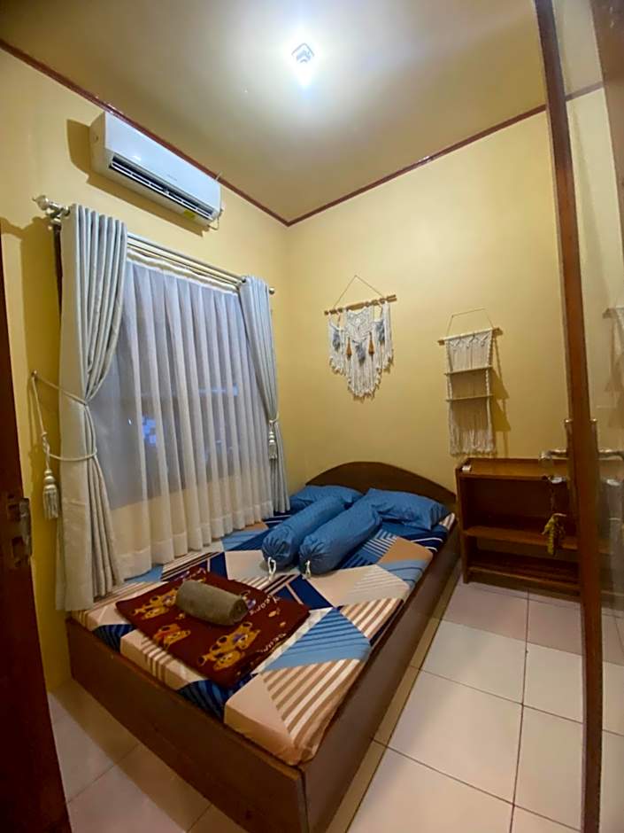 Sadewa homestay batukaras