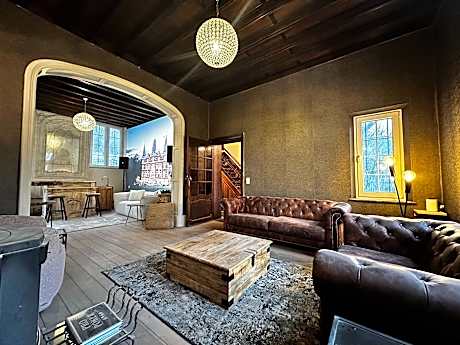 Luxurious villa with heated pool