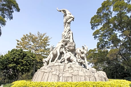 Chang Xing Hotel (Guangzhou Baima Garment City Railway Station Metro)