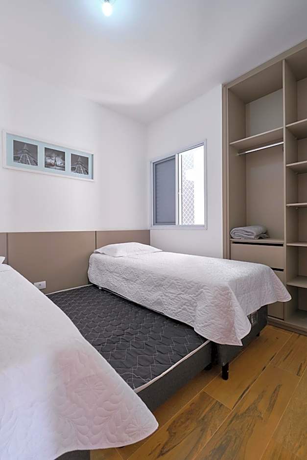 2 QUARTOS com Churrasqueira na Varanda, Piscina, Garagem interna, WiFi 500mbps, Ar Condicionado e Telas de Proteção