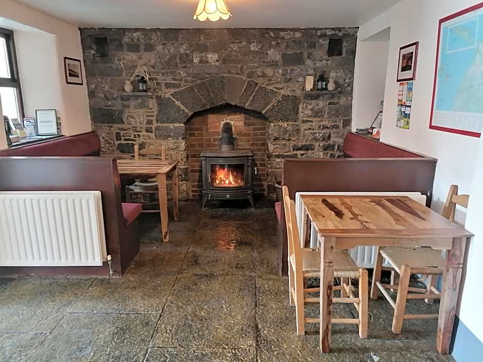 Aille River Tourist Hostel and Campsite Doolin