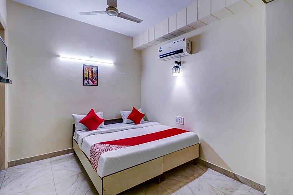 RS Hotels by OYO Rooms – Delhi, NY