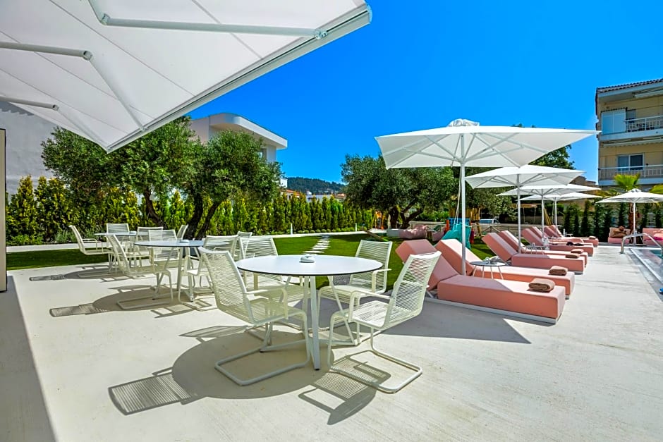 Cocoοns Suites & Villas Fourka