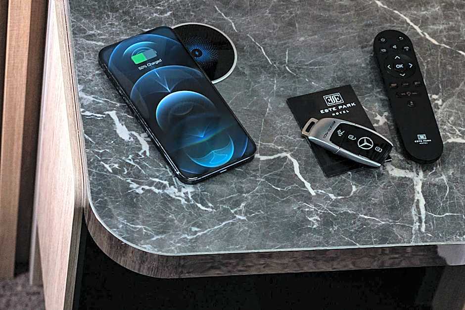 -- ESTE PARK HOTEL -- part of Urban Chic Luxury Design Hotels - Parking & Compliments - next to Shopping & Dining Mall Plovdiv