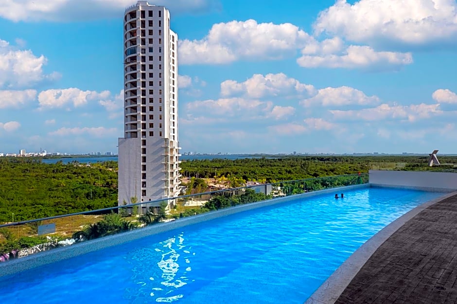 Suites Malecon Cancun