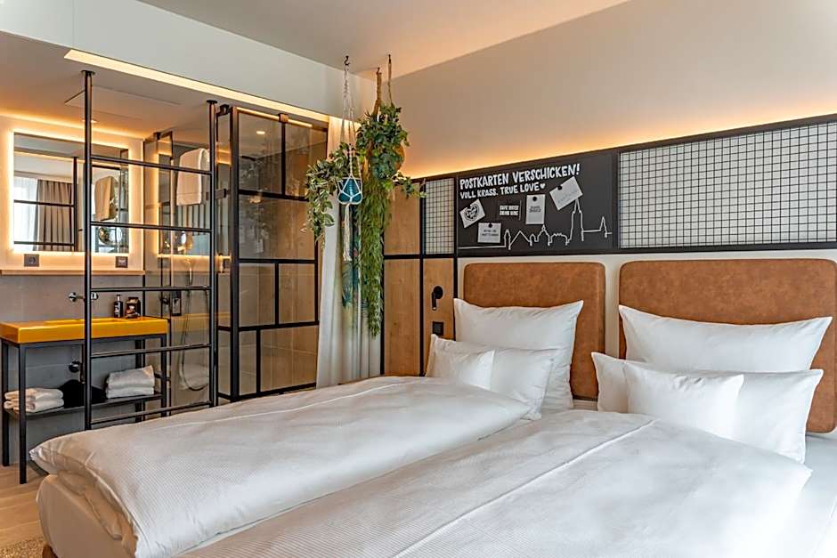 me and all hotel Ulm, by Hyatt