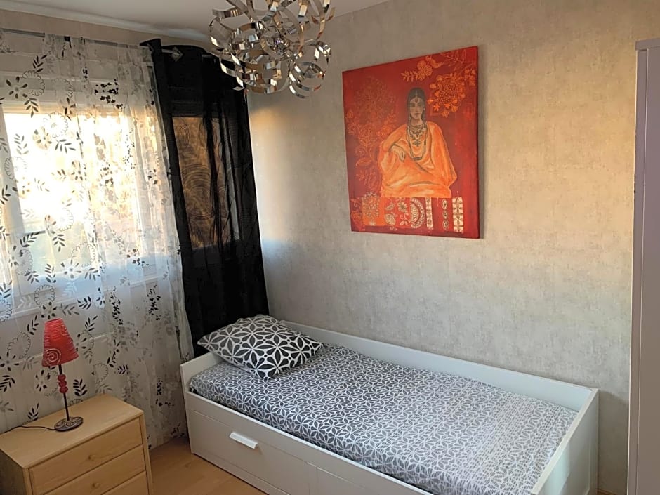 Jolie chambre Nenuphar dans belle maison