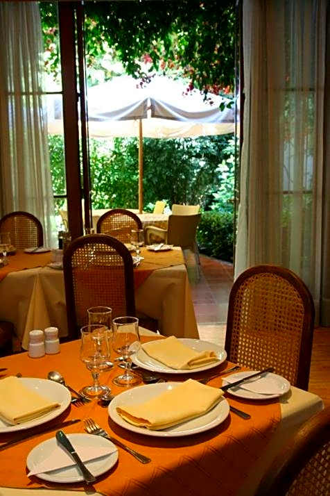 Hotel Canciller - Ex Hotel Presidente