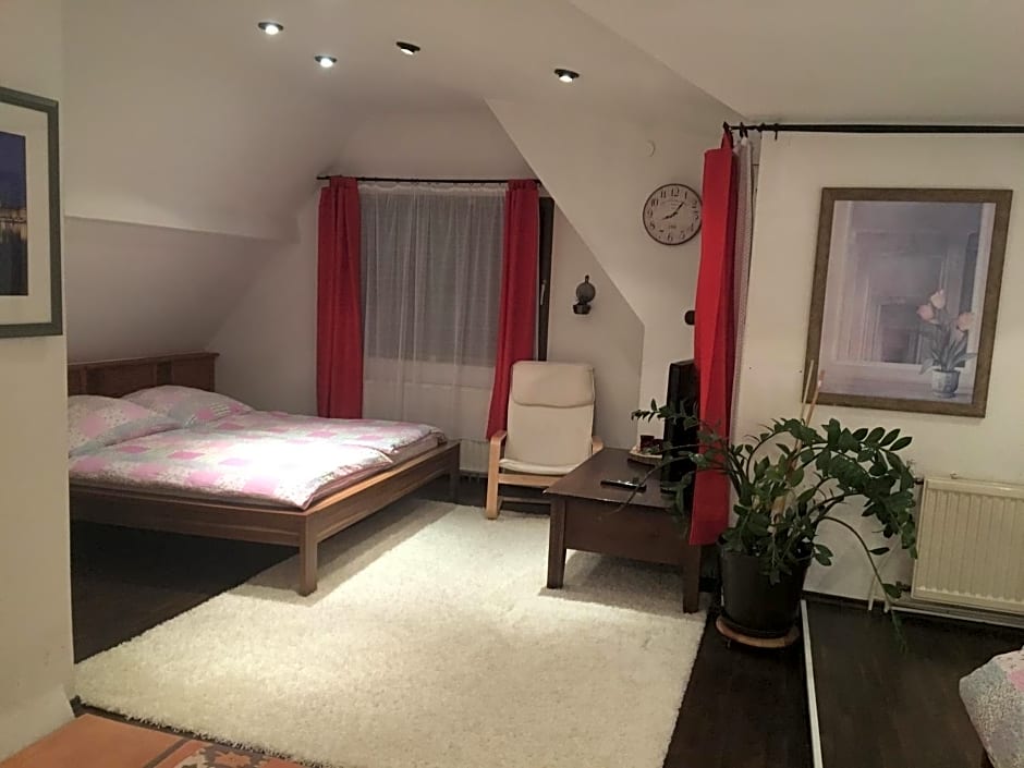 Albi Studio HH Airport – Hamburg, VA