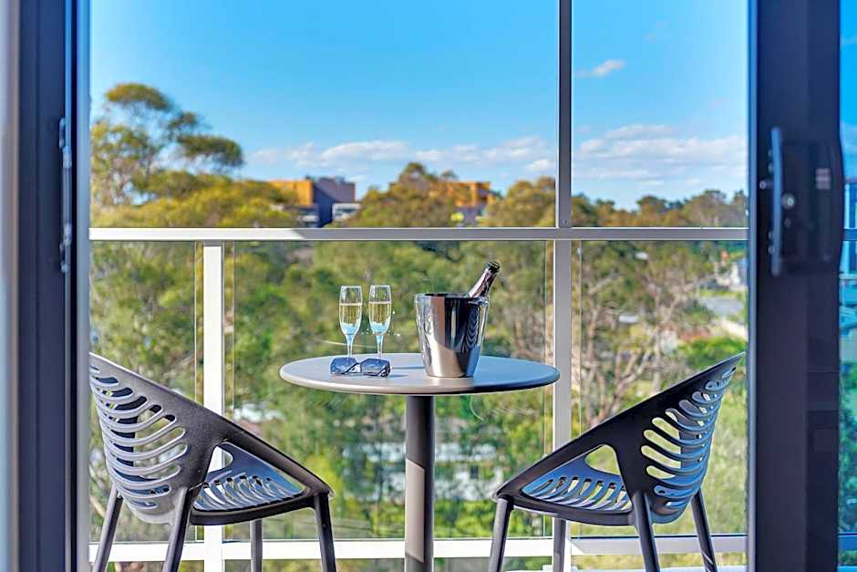 Littomore Suites Kingswood