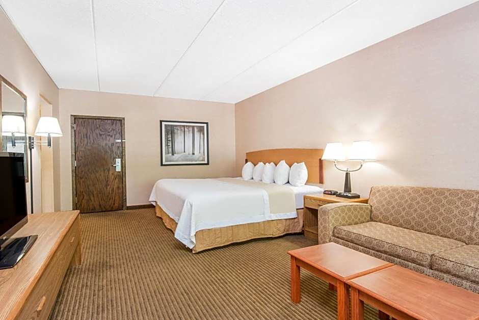 Days Inn by Wyndham Duluth Lakewalk